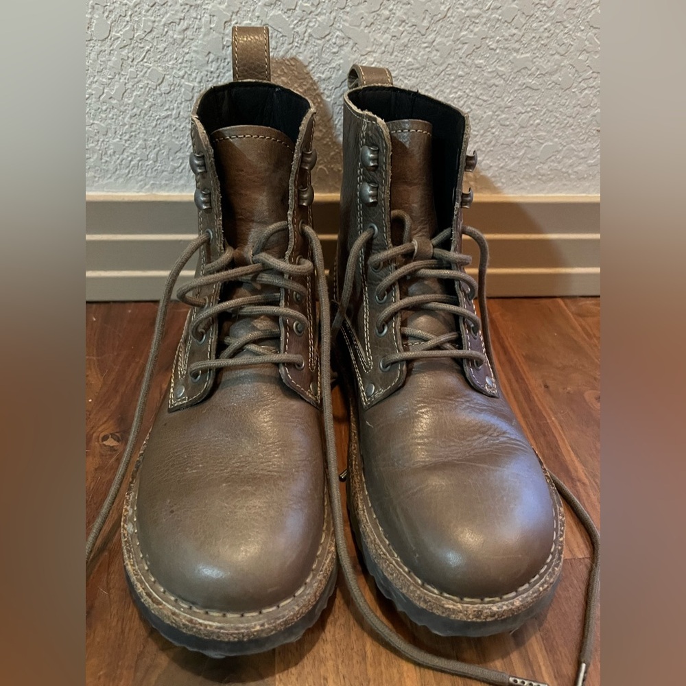 Birkenstock Green Lace Up Boots with Classic Design